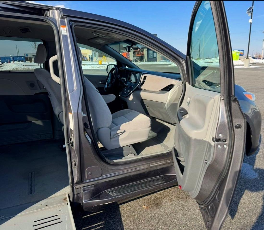 2016 TOYOTA SIENNA