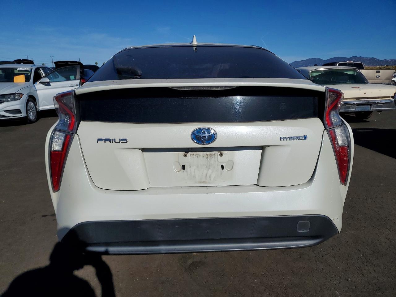 2016 TOYOTA PRIUS