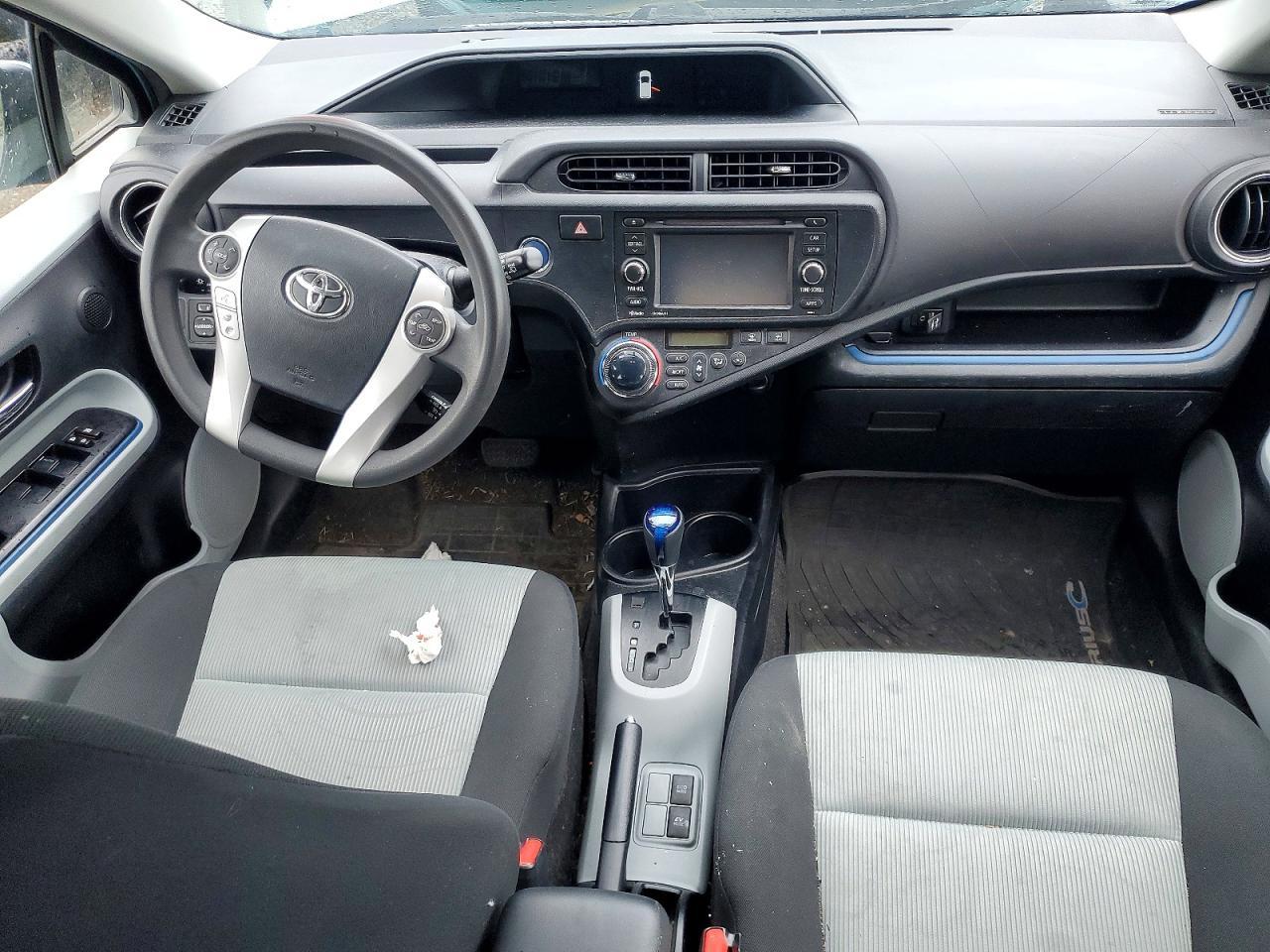 2013 TOYOTA Prius c