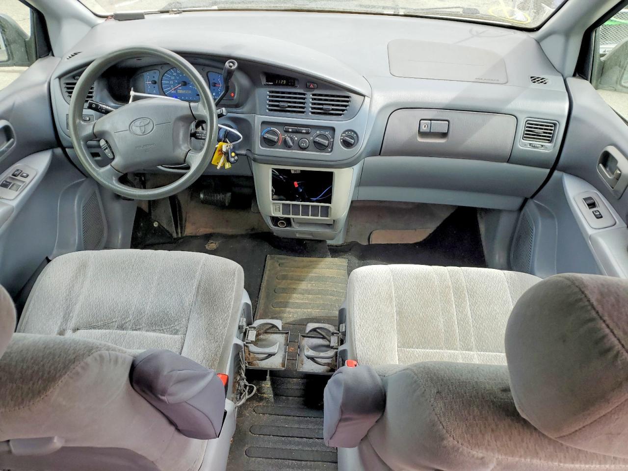 2001 TOYOTA SIENNA