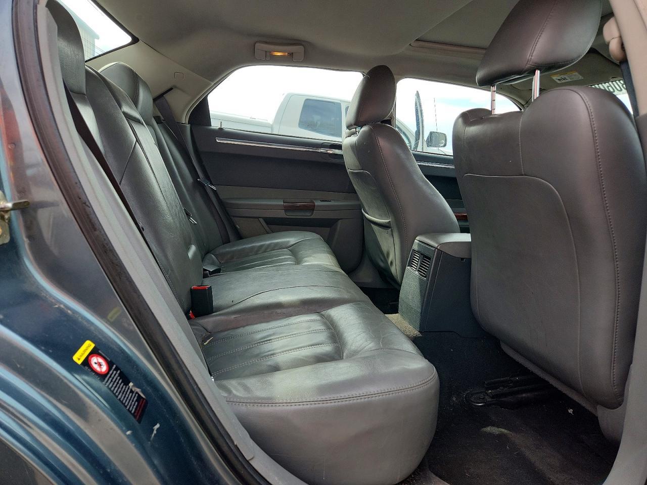 2005 CHRYSLER 300