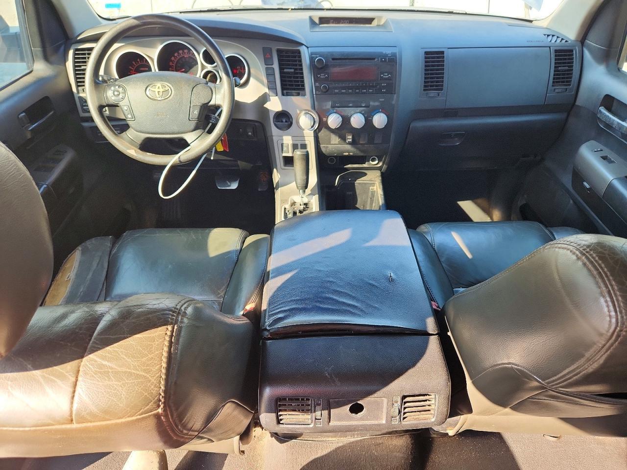 2011 TOYOTA TUNDRA