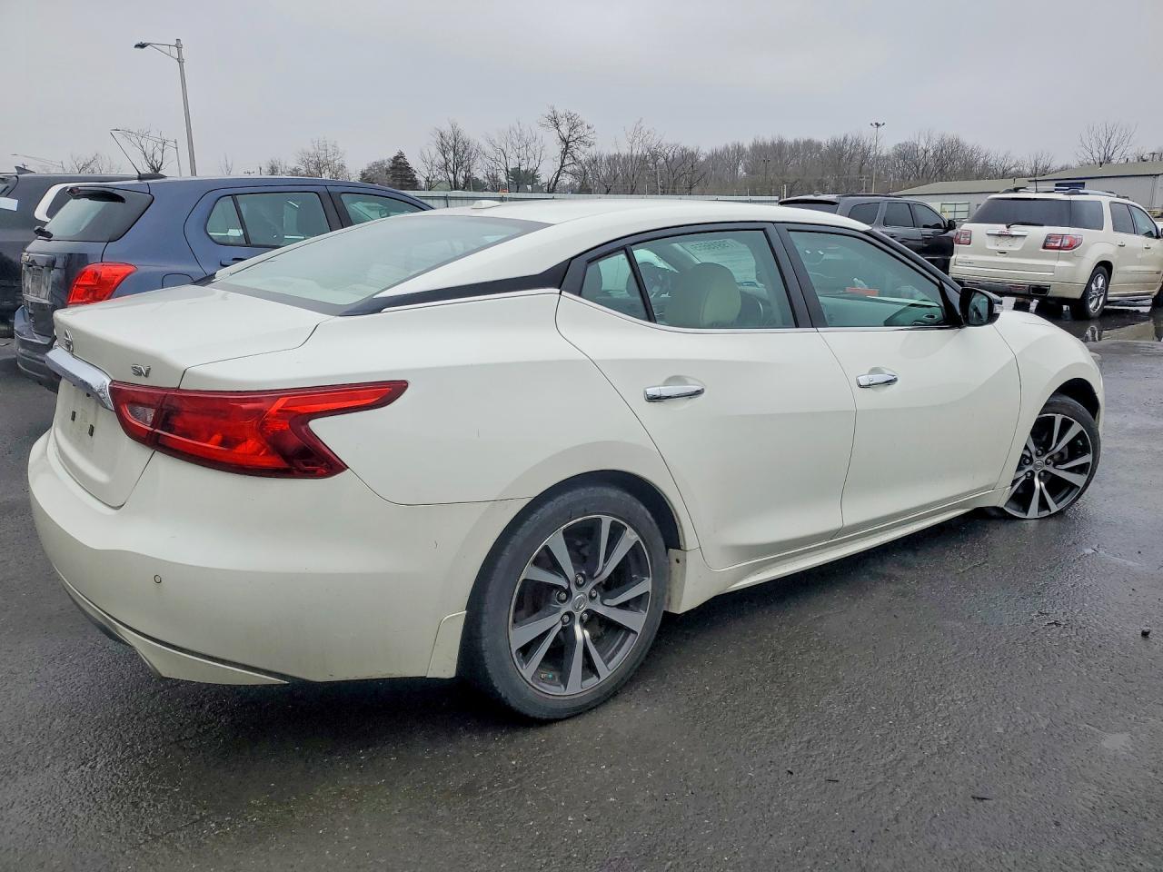2016 NISSAN Maxima