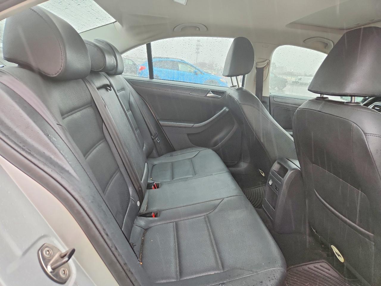 2011 VOLKSWAGEN JETTA