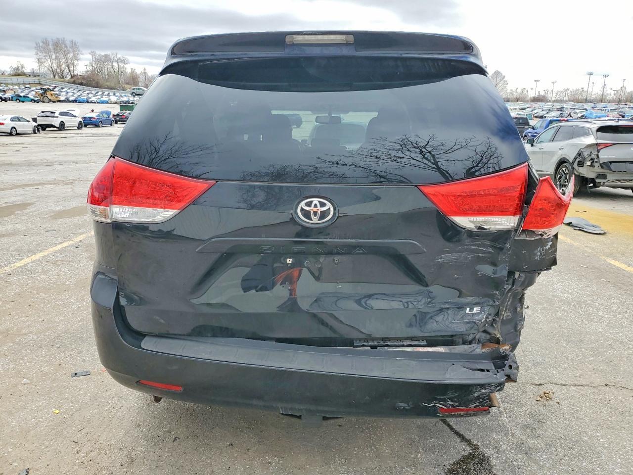 2014 TOYOTA SIENNA