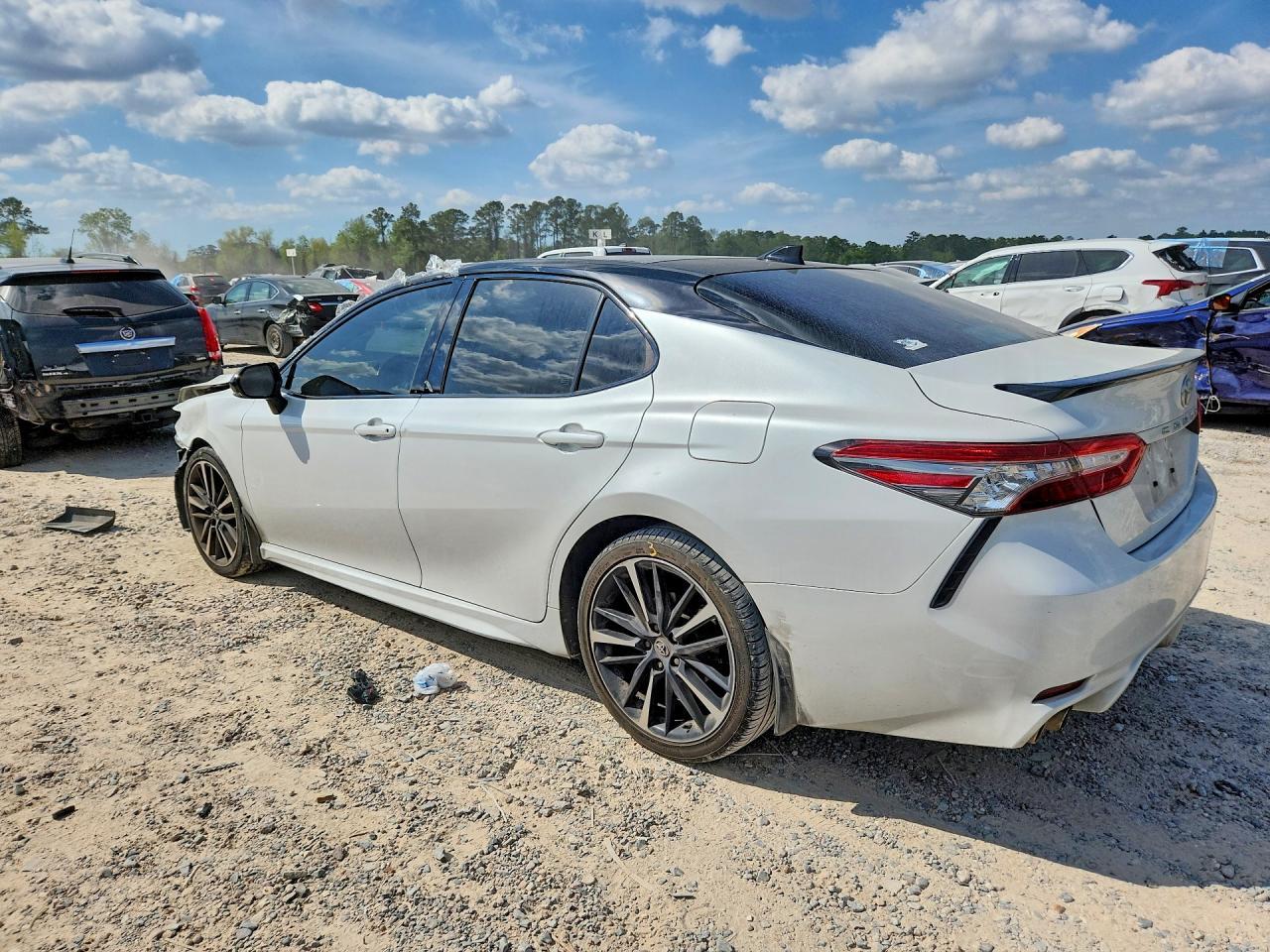 2019 TOYOTA CAMRY