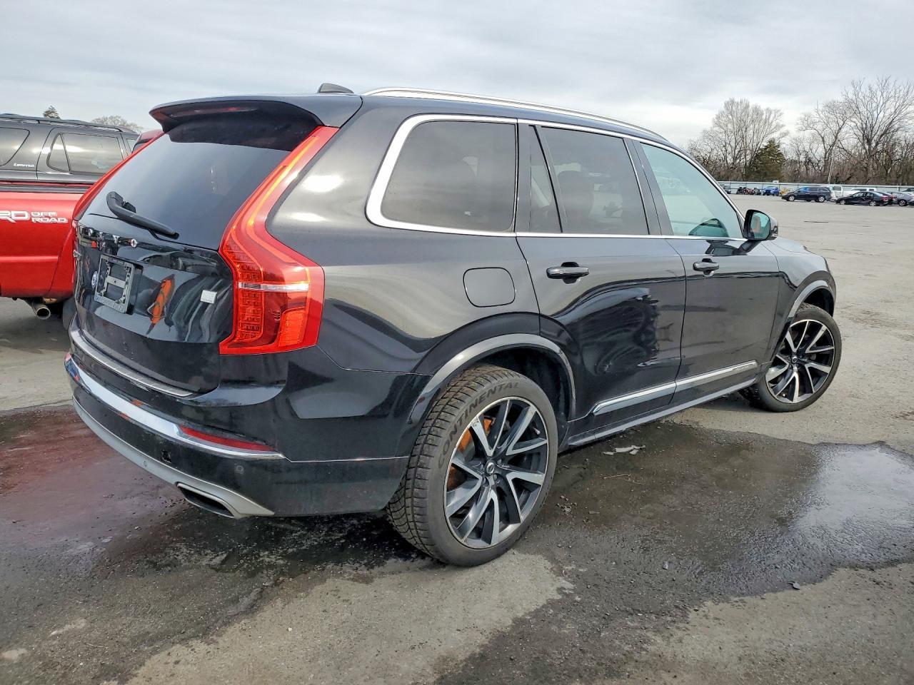 2021 VOLVO XC90