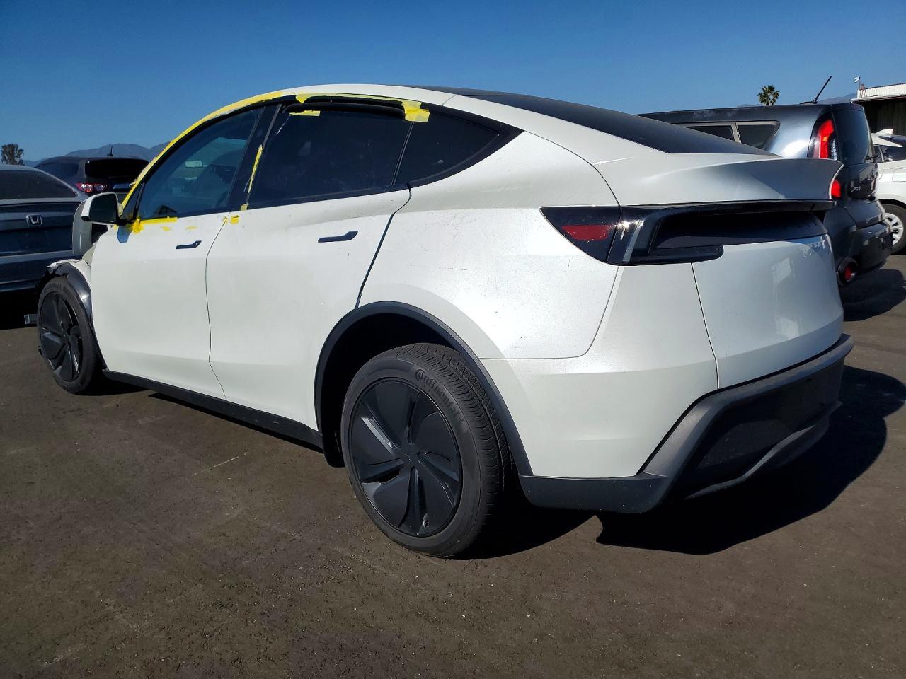 2026 TESLA MODEL Y
