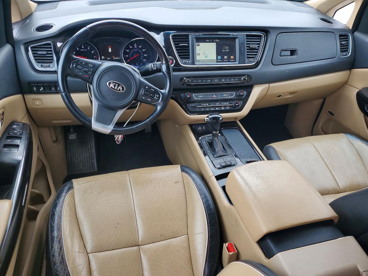 2016 KIA SEDONA