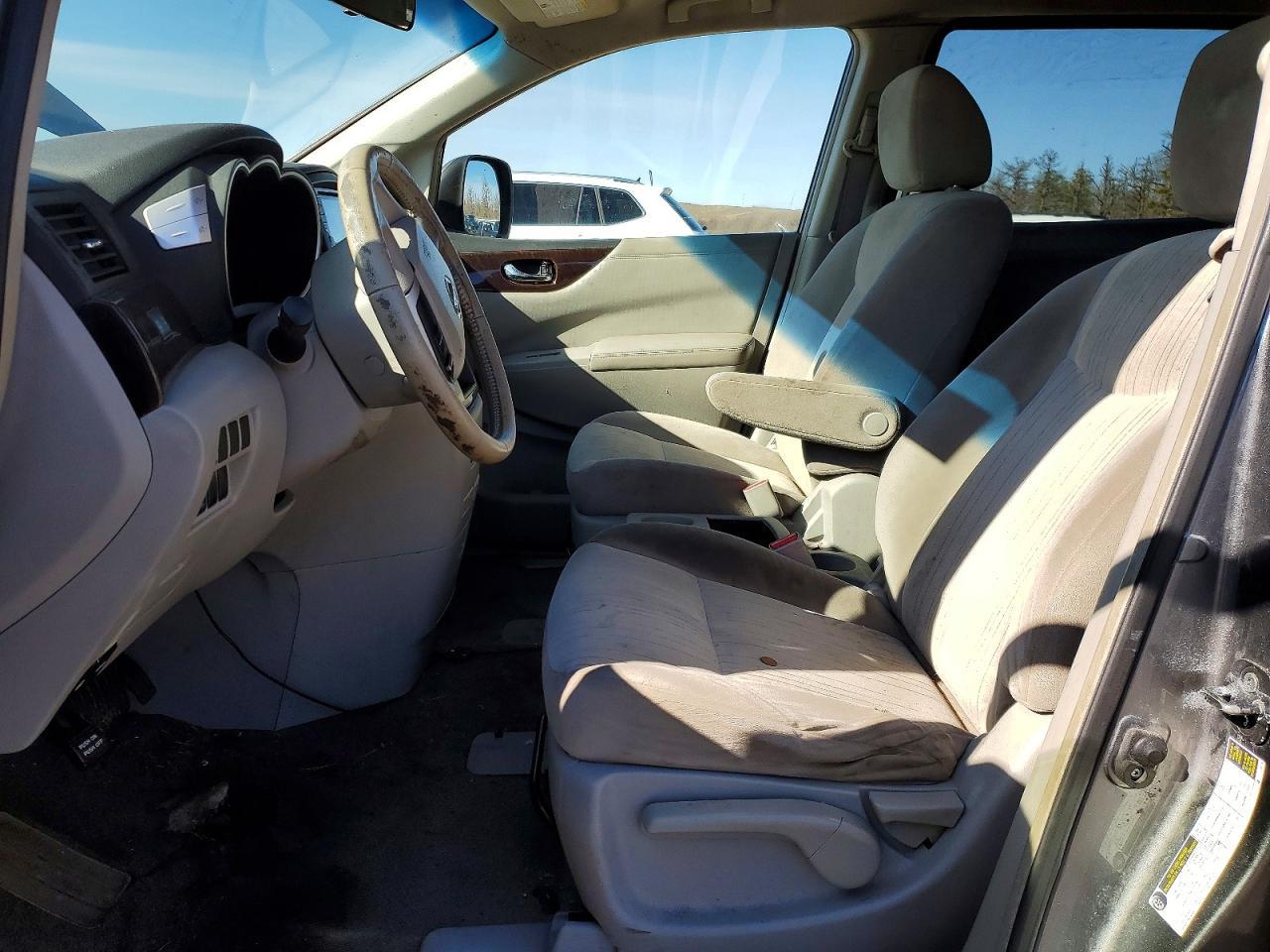 2016 NISSAN Quest
