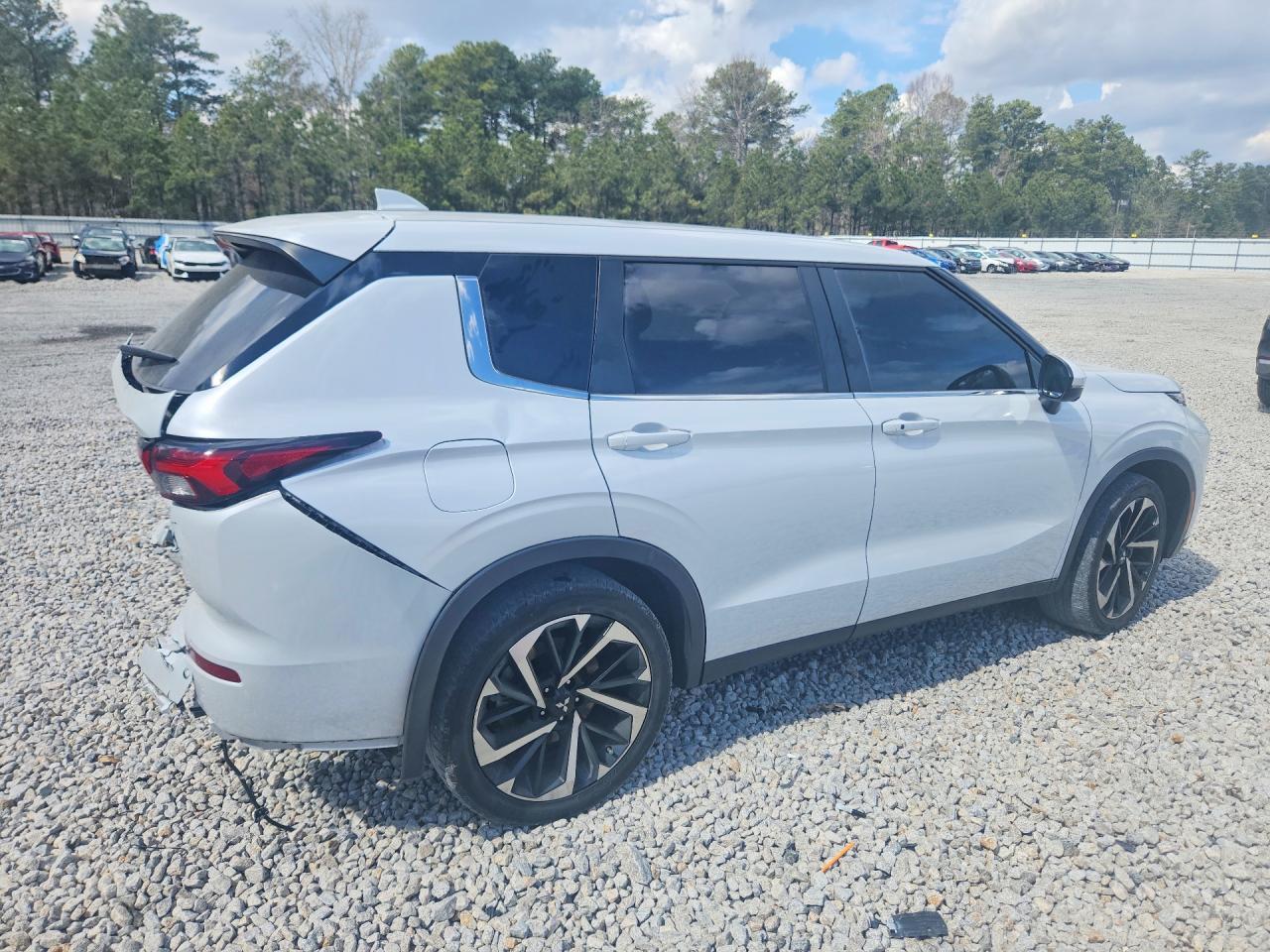 2024 MITSUBISHI outlander