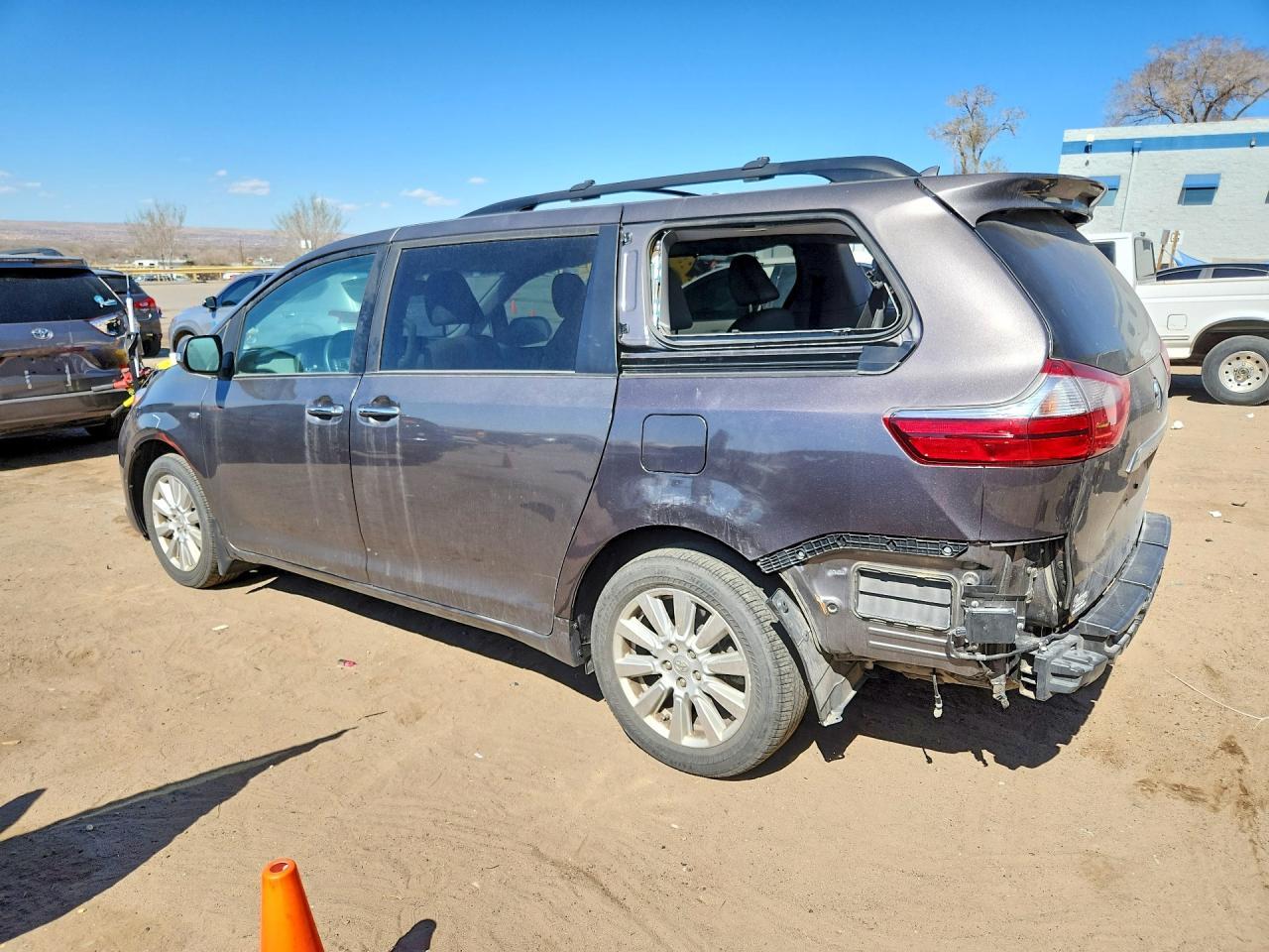 2017 TOYOTA SIENNA