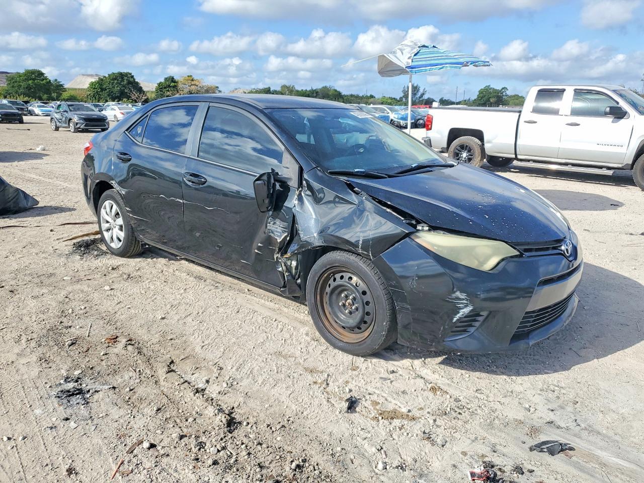2015 TOYOTA COROLLA