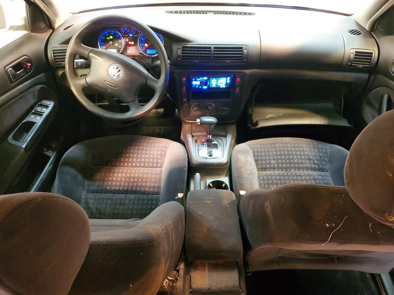 2003 VOLKSWAGEN Passat