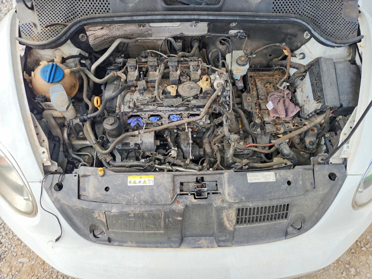 2017 VOLKSWAGEN Beetle