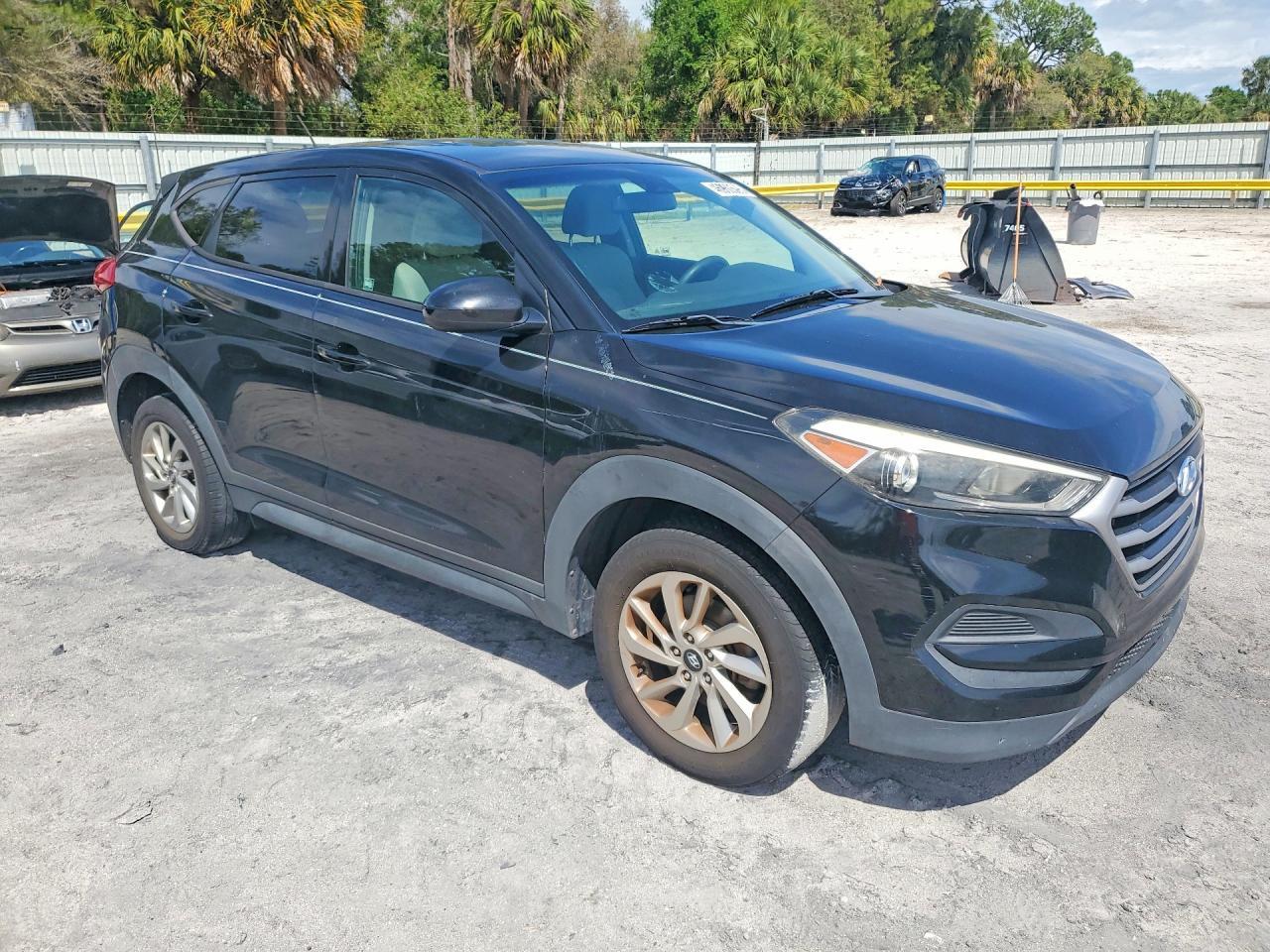 2017 HYUNDAI TUCSON