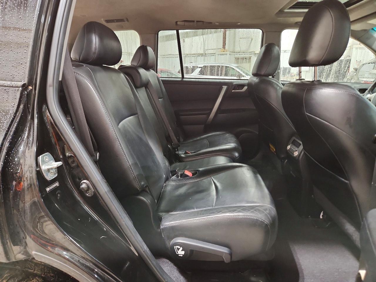 2010 TOYOTA HIGHLANDER