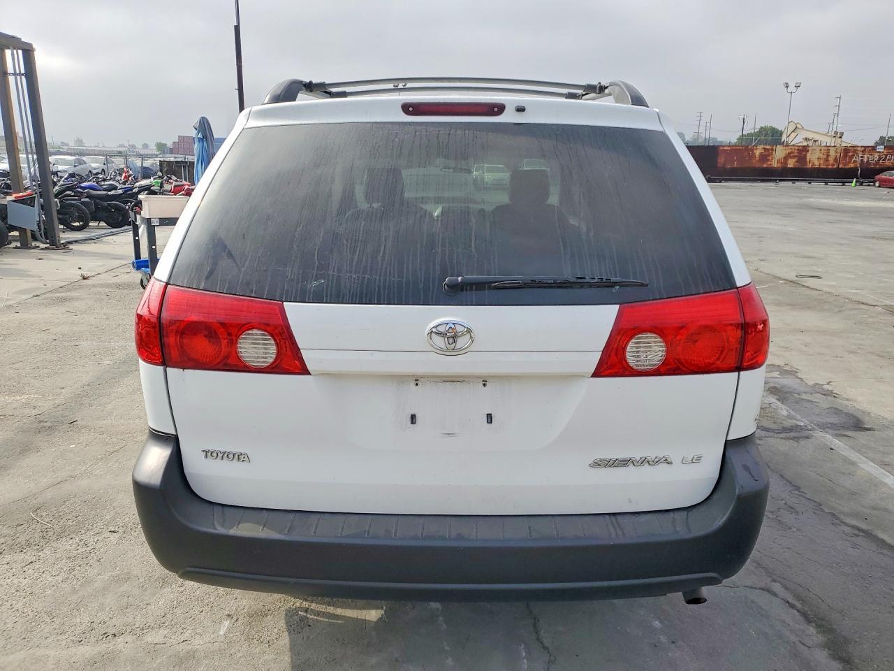 2006 TOYOTA SIENNA