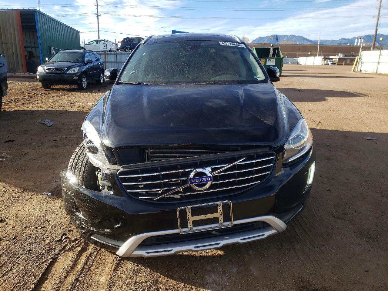 2017 VOLVO XC60