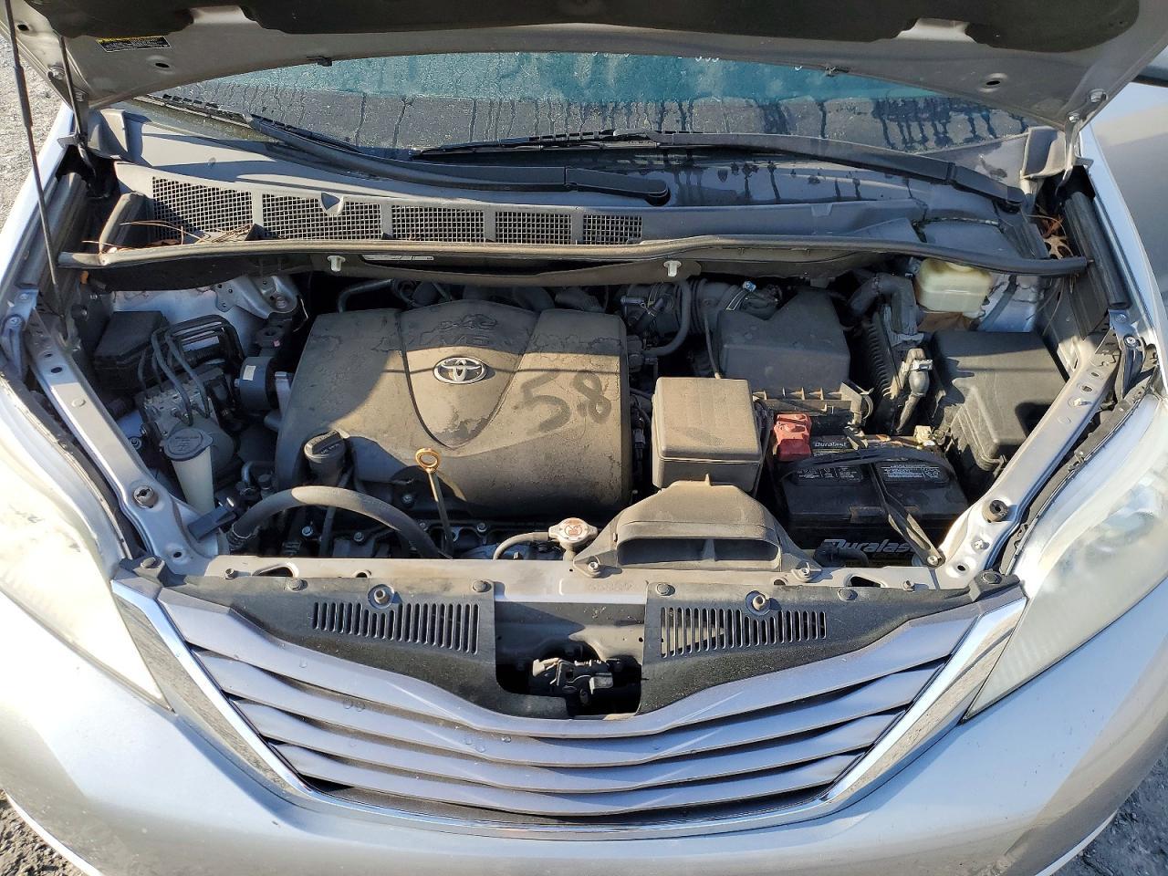 2017 TOYOTA SIENNA