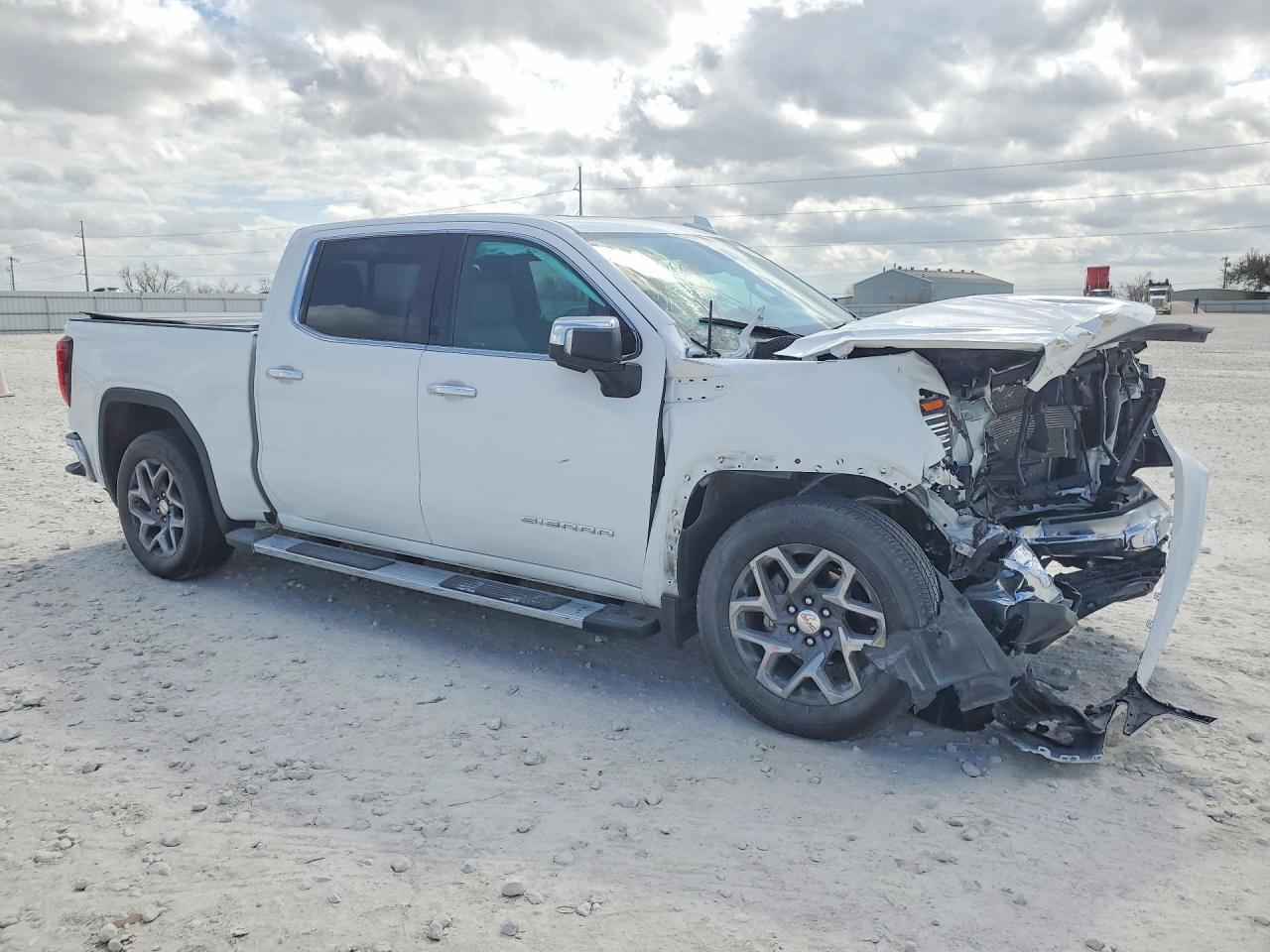 2024 GMC Sierra