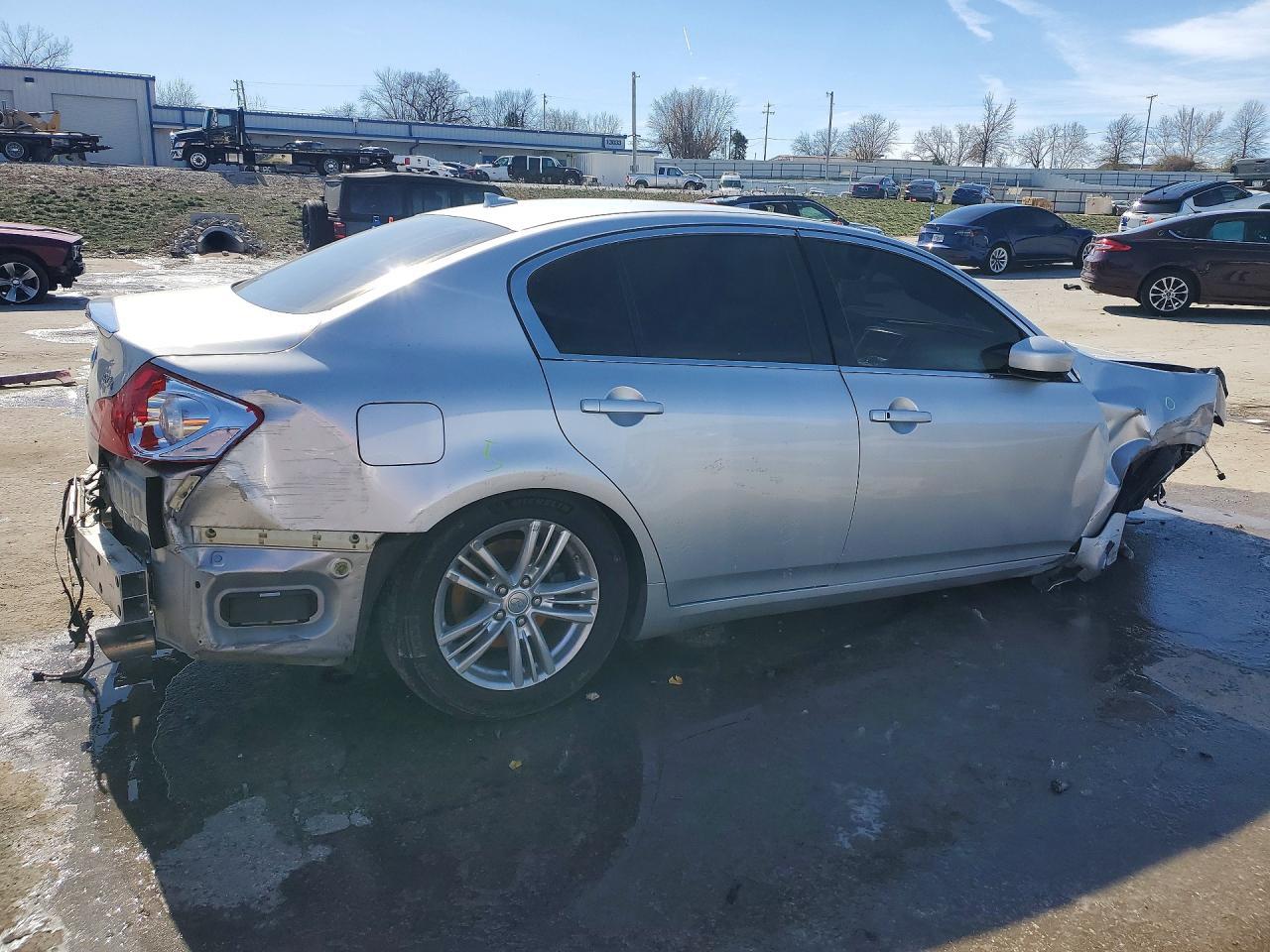 2012 INFINITI G37