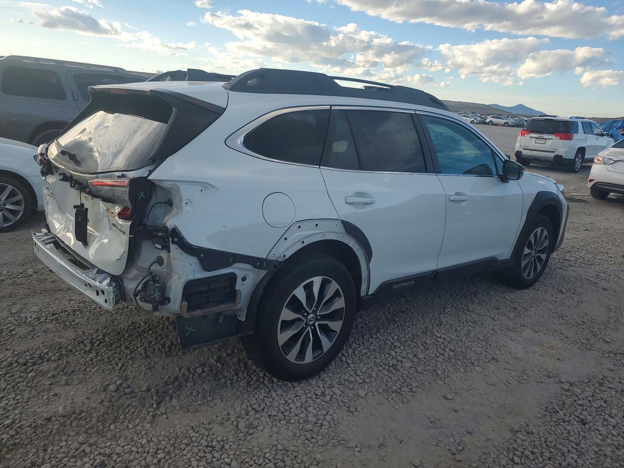 2023 SUBARU Outback