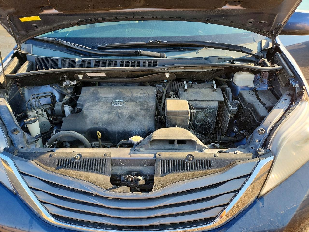 2014 TOYOTA SIENNA