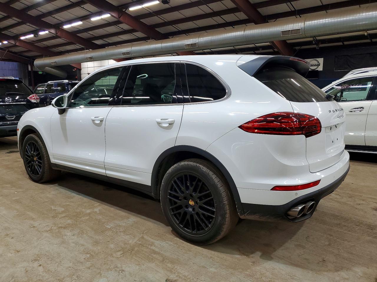 2017 PORSCHE CAYENNE