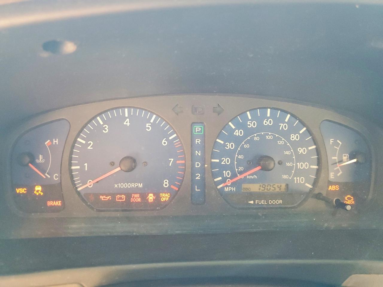 2002 TOYOTA SIENNA