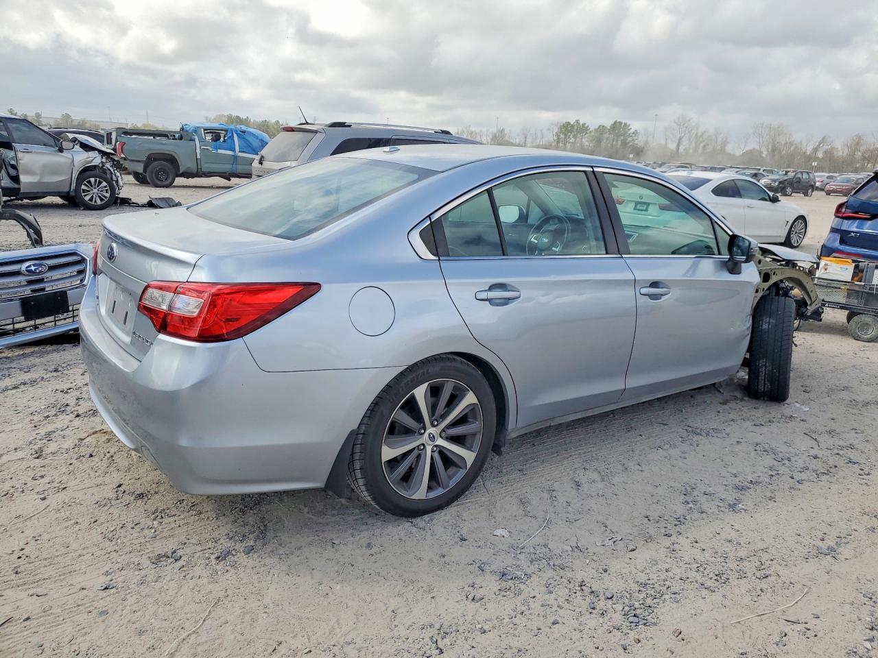 2015 SUBARU Legacy