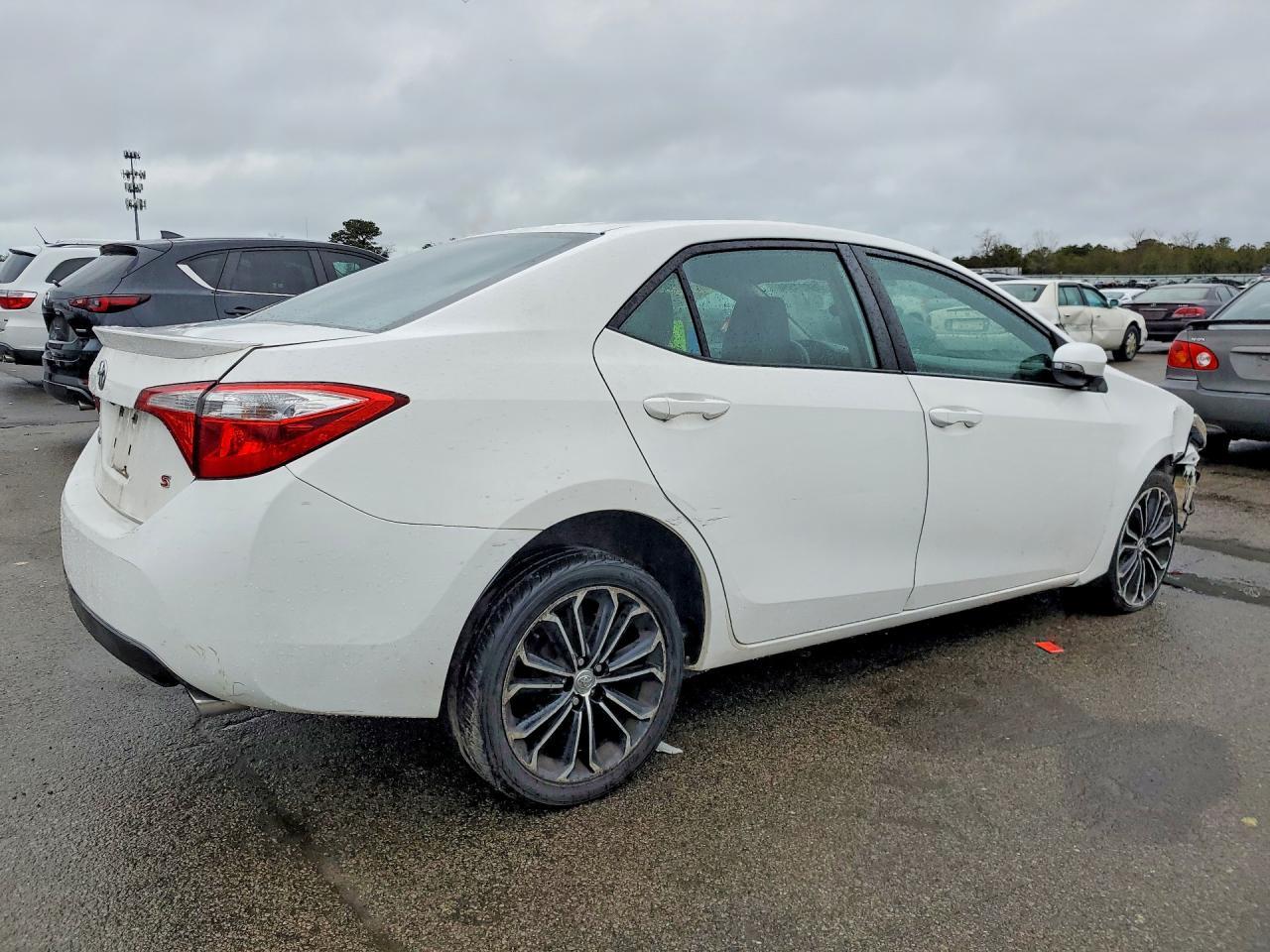 2015 TOYOTA COROLLA