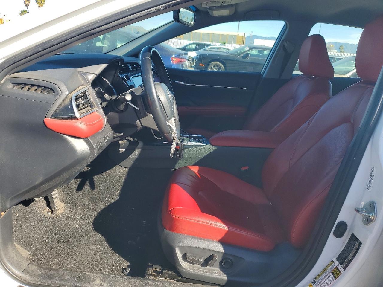 2018 TOYOTA CAMRY
