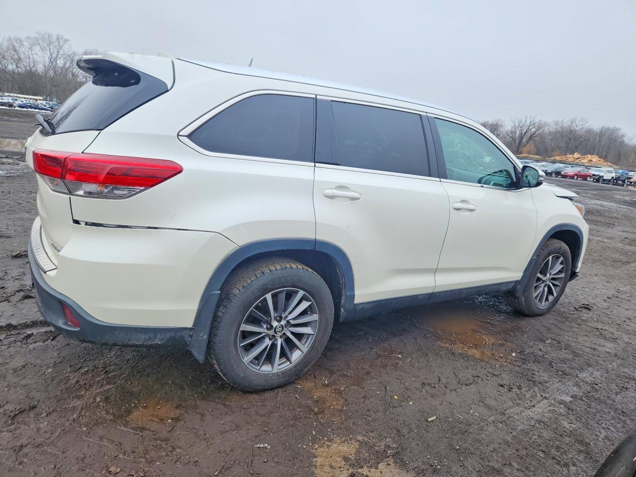 2019 TOYOTA HIGHLANDER