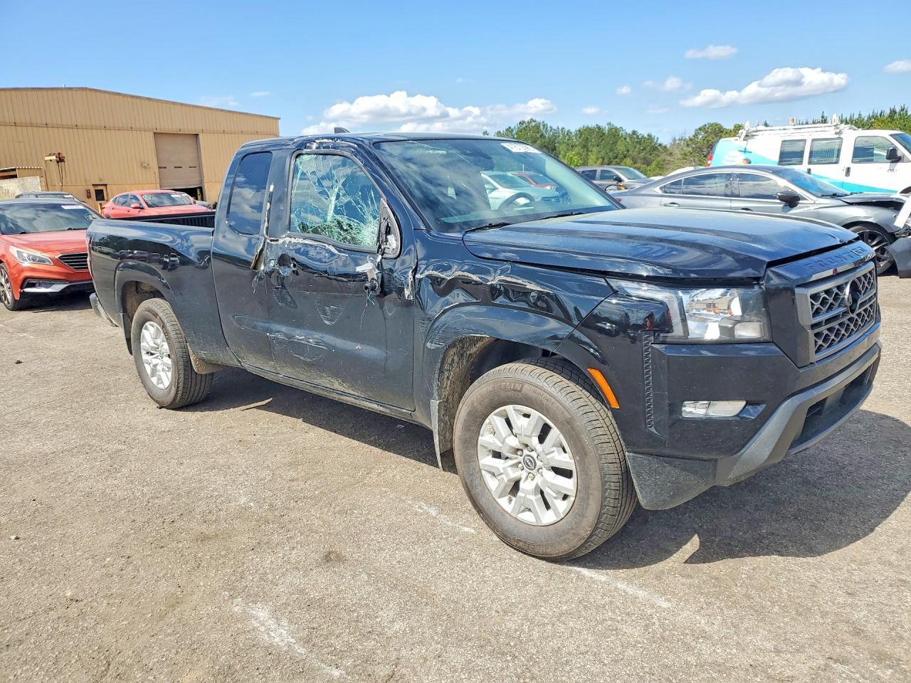2024 NISSAN Frontier