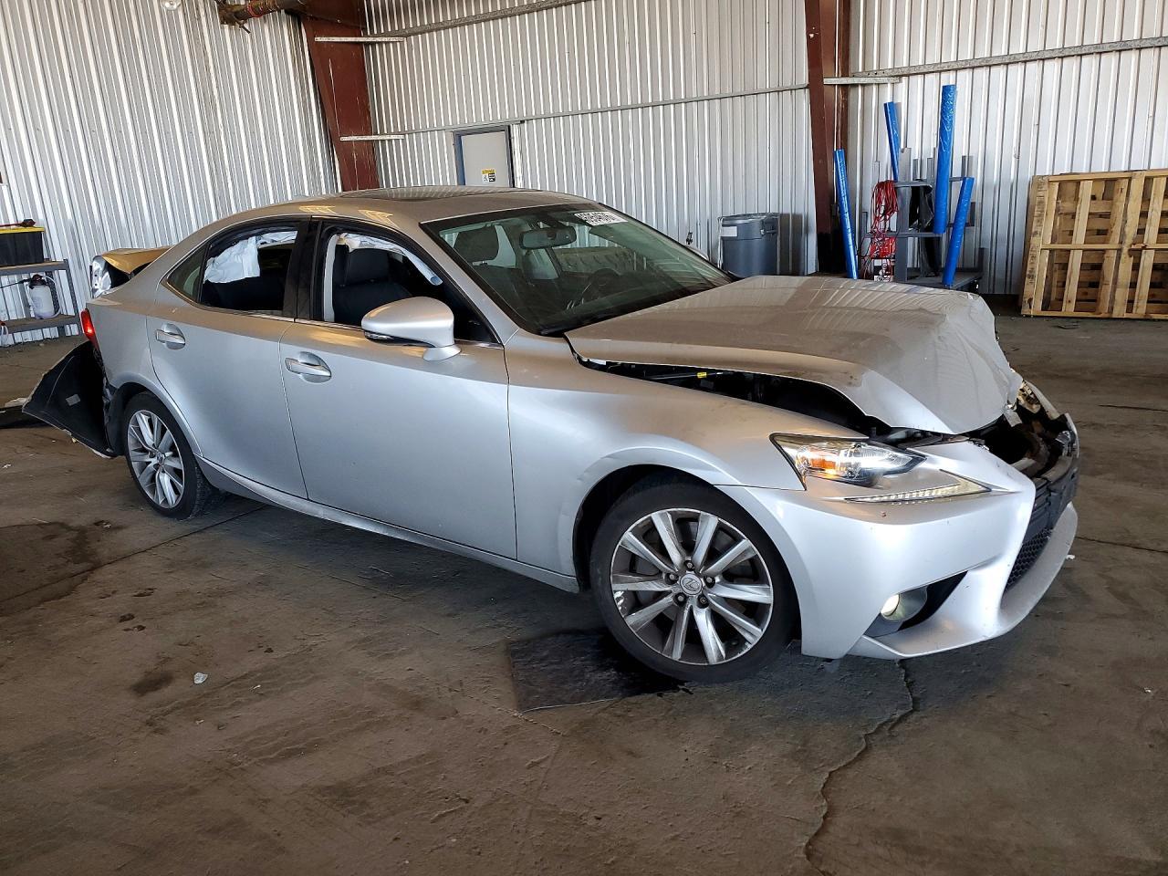 2016 LEXUS IS 200t