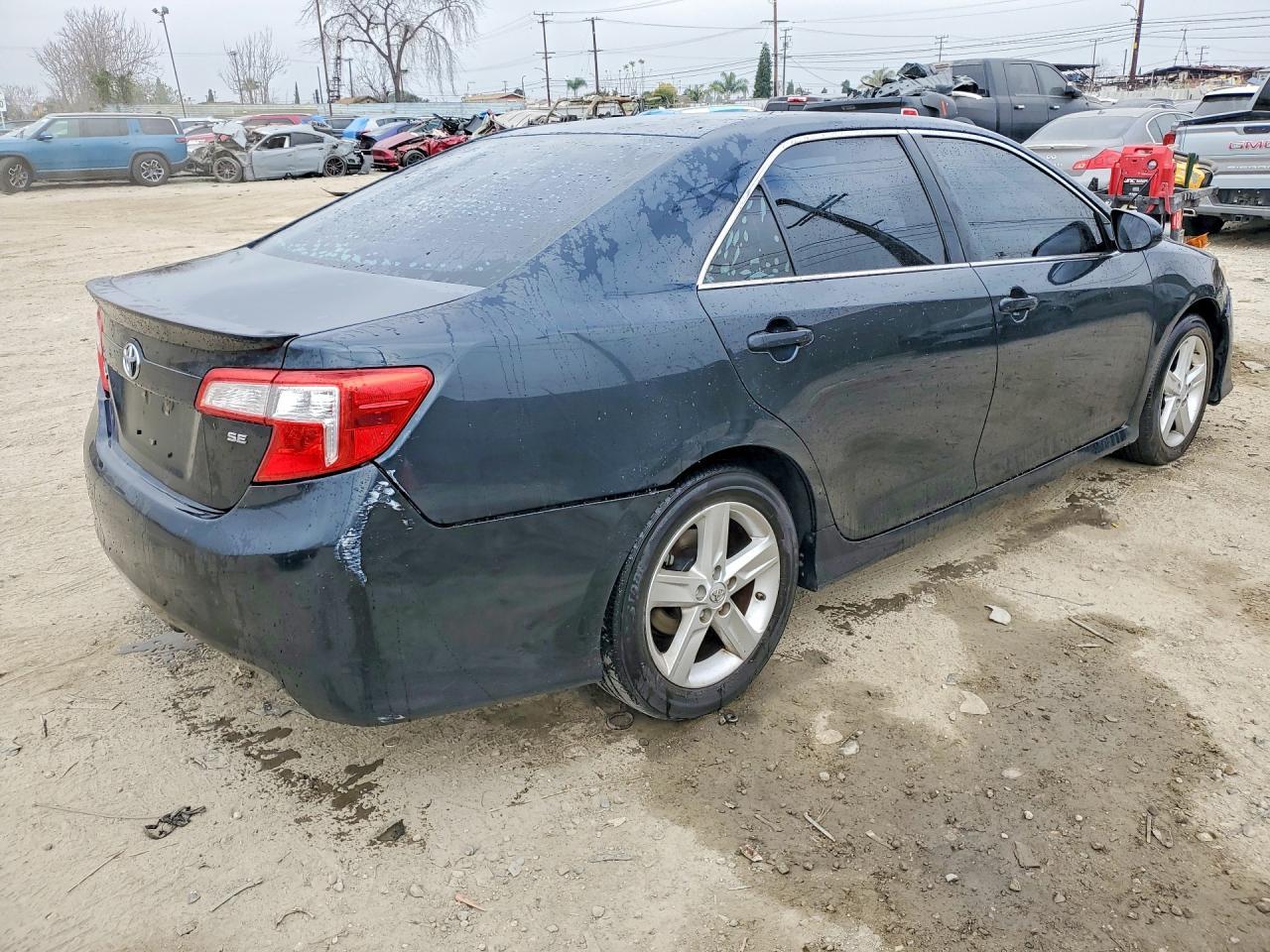 2014 TOYOTA CAMRY