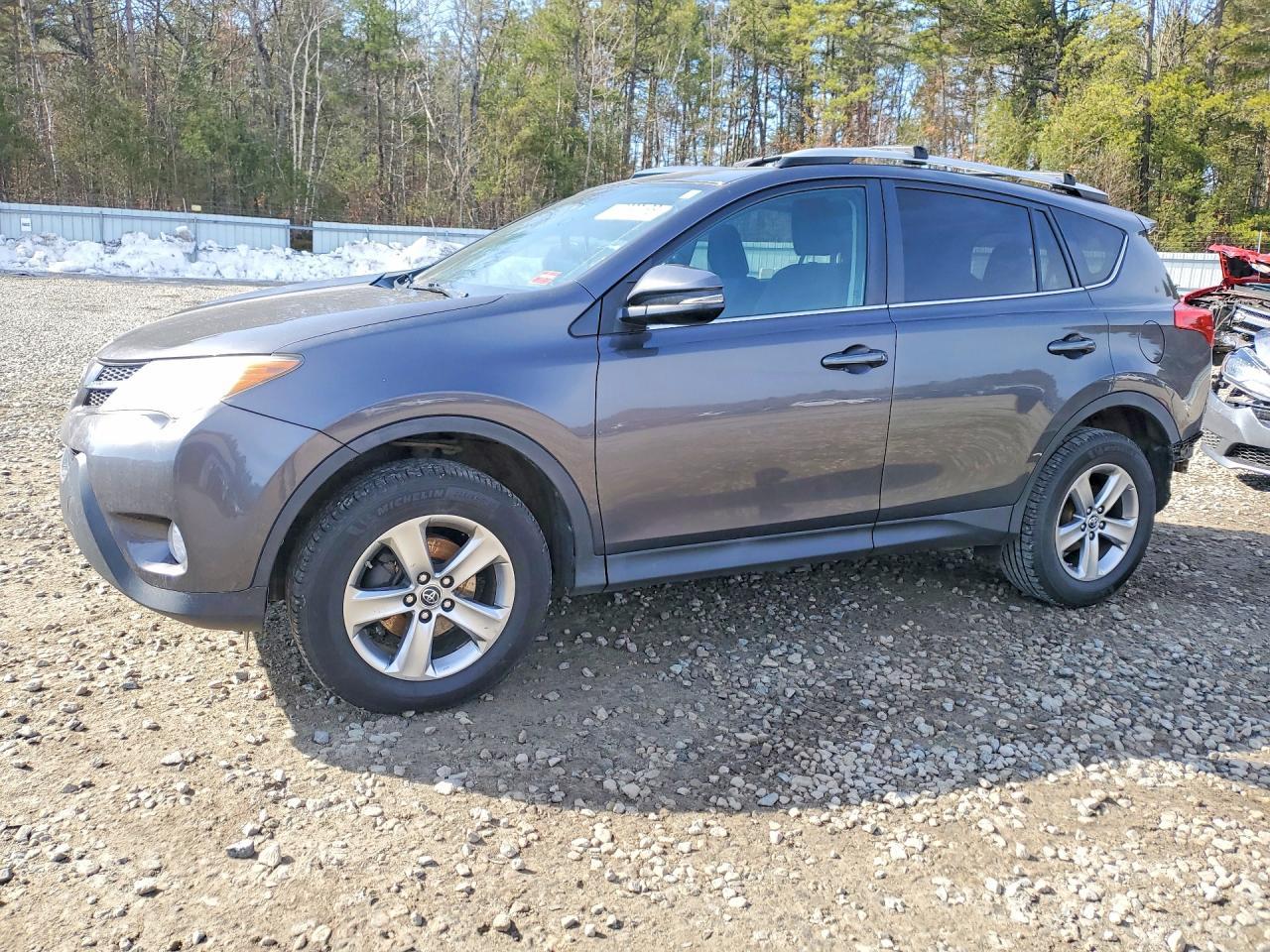 2015 TOYOTA RAV4