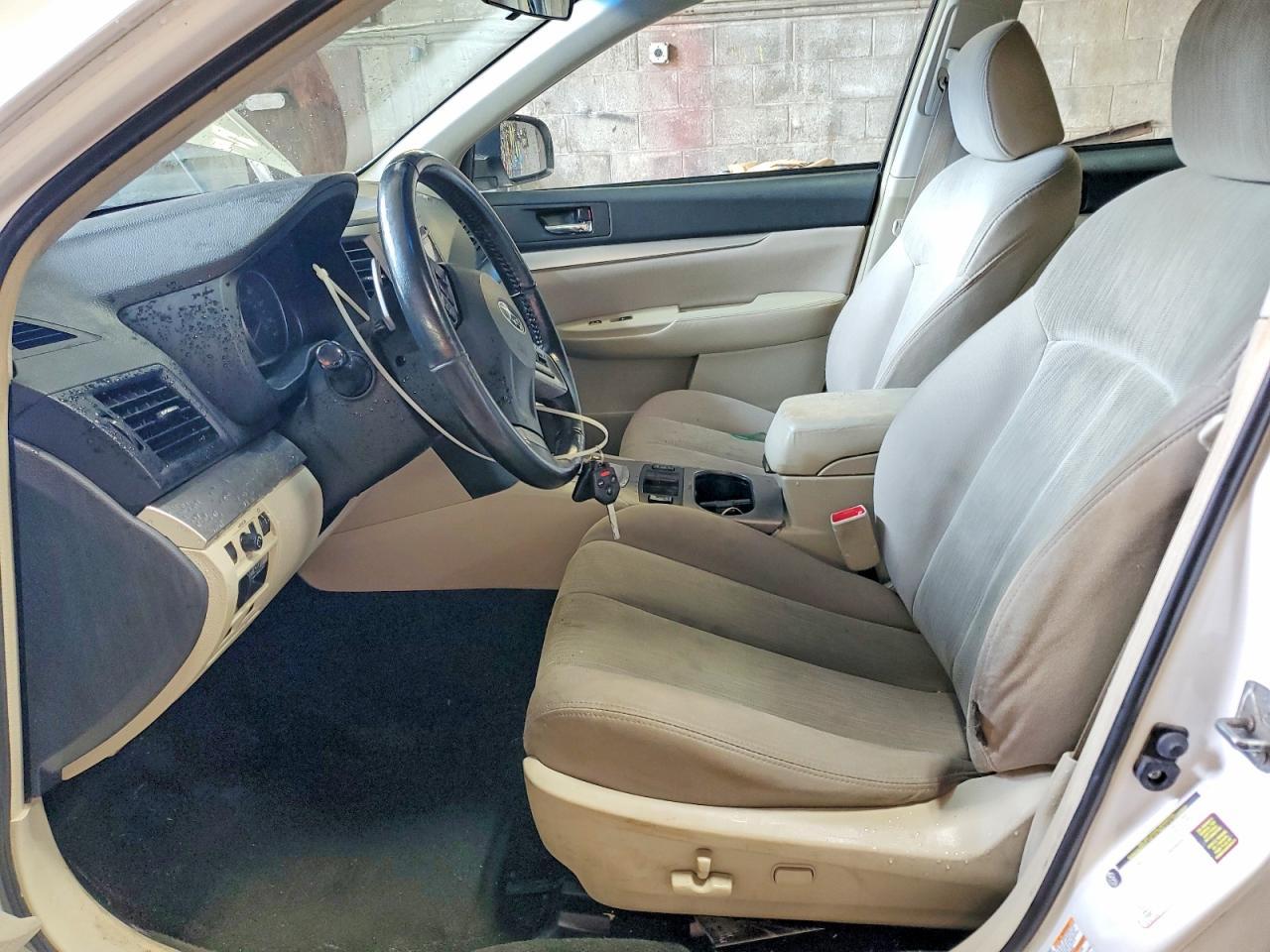 2013 SUBARU Legacy
