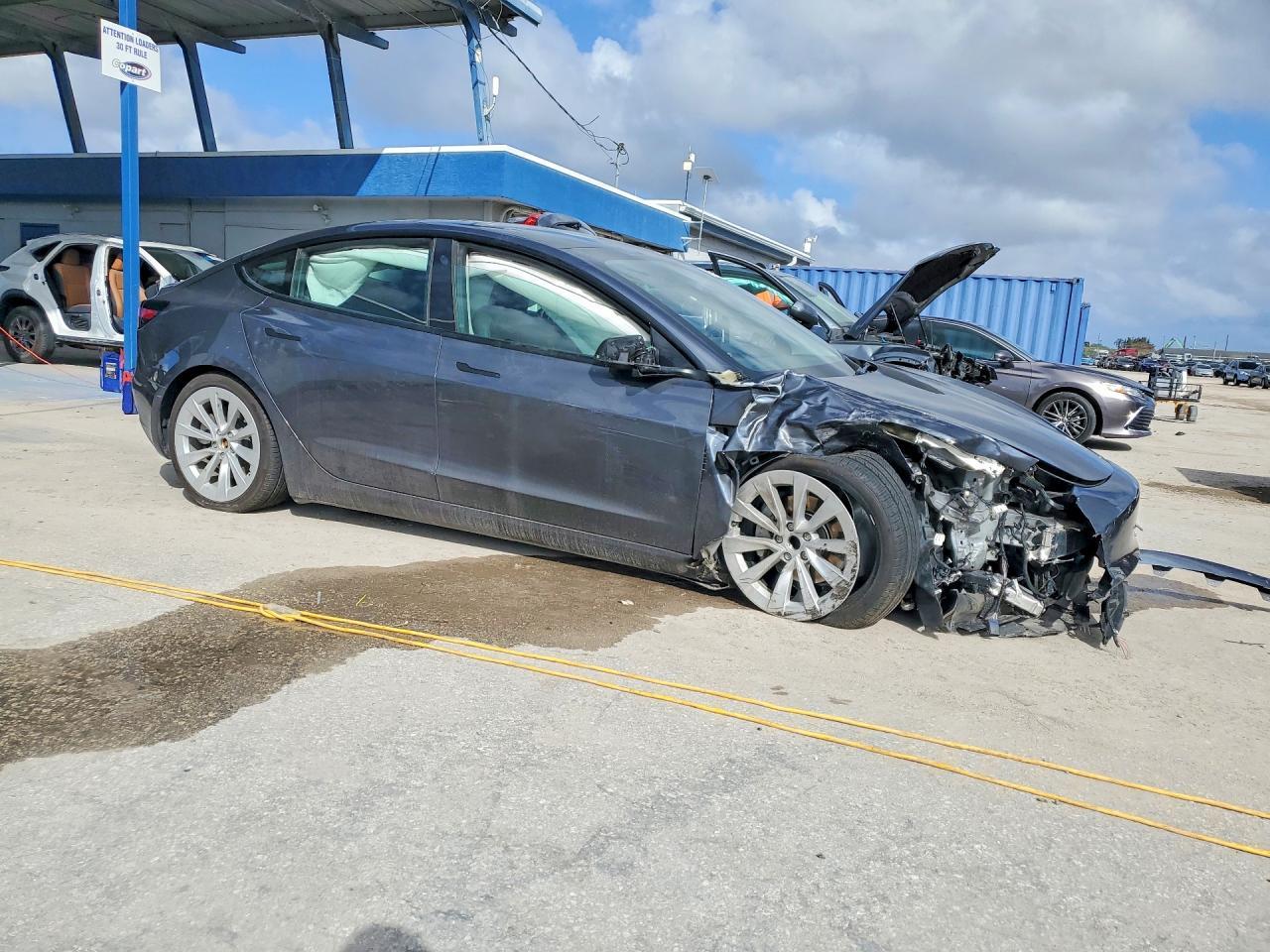2023 TESLA MODEL 3