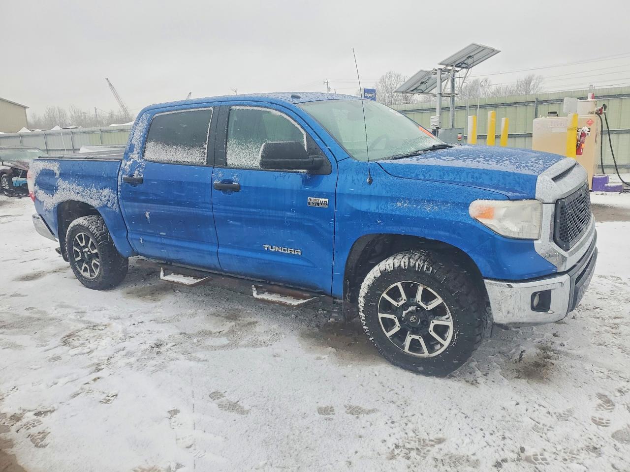 2017 TOYOTA TUNDRA