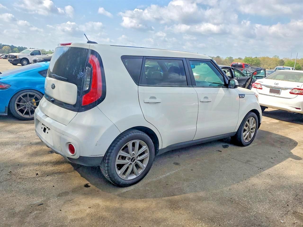 2019 KIA SOUL