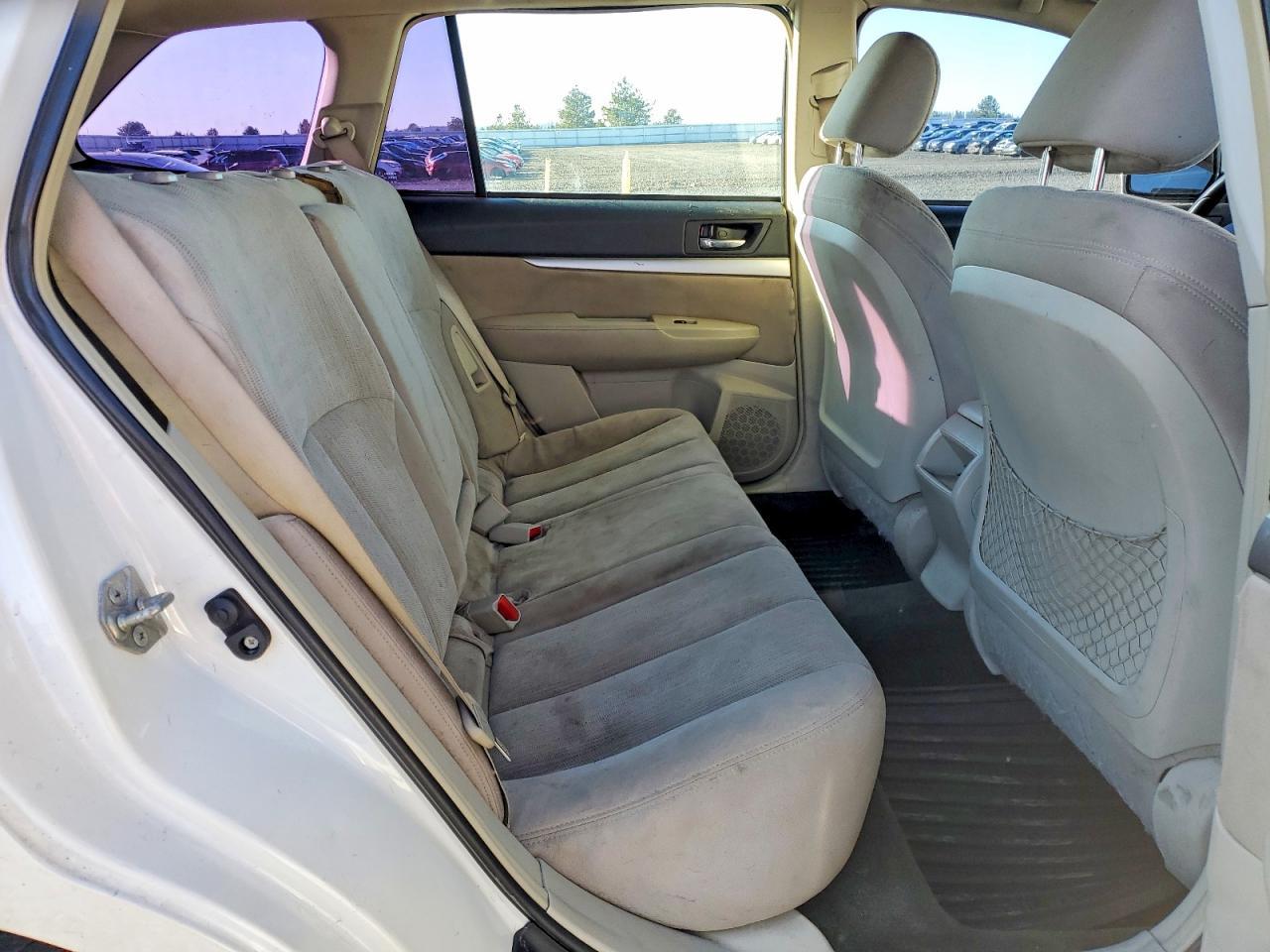 2014 SUBARU Outback