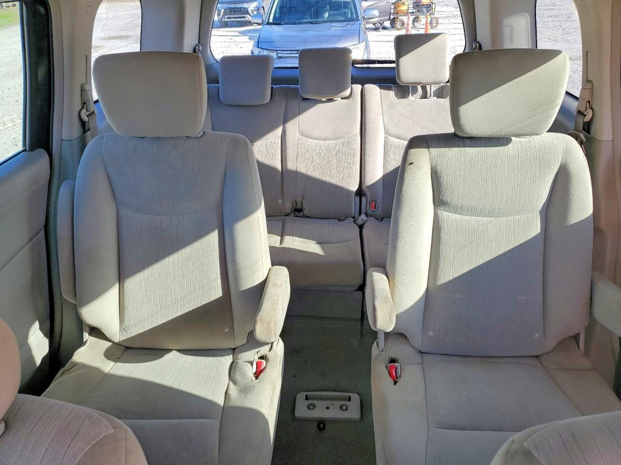 2015 NISSAN Quest