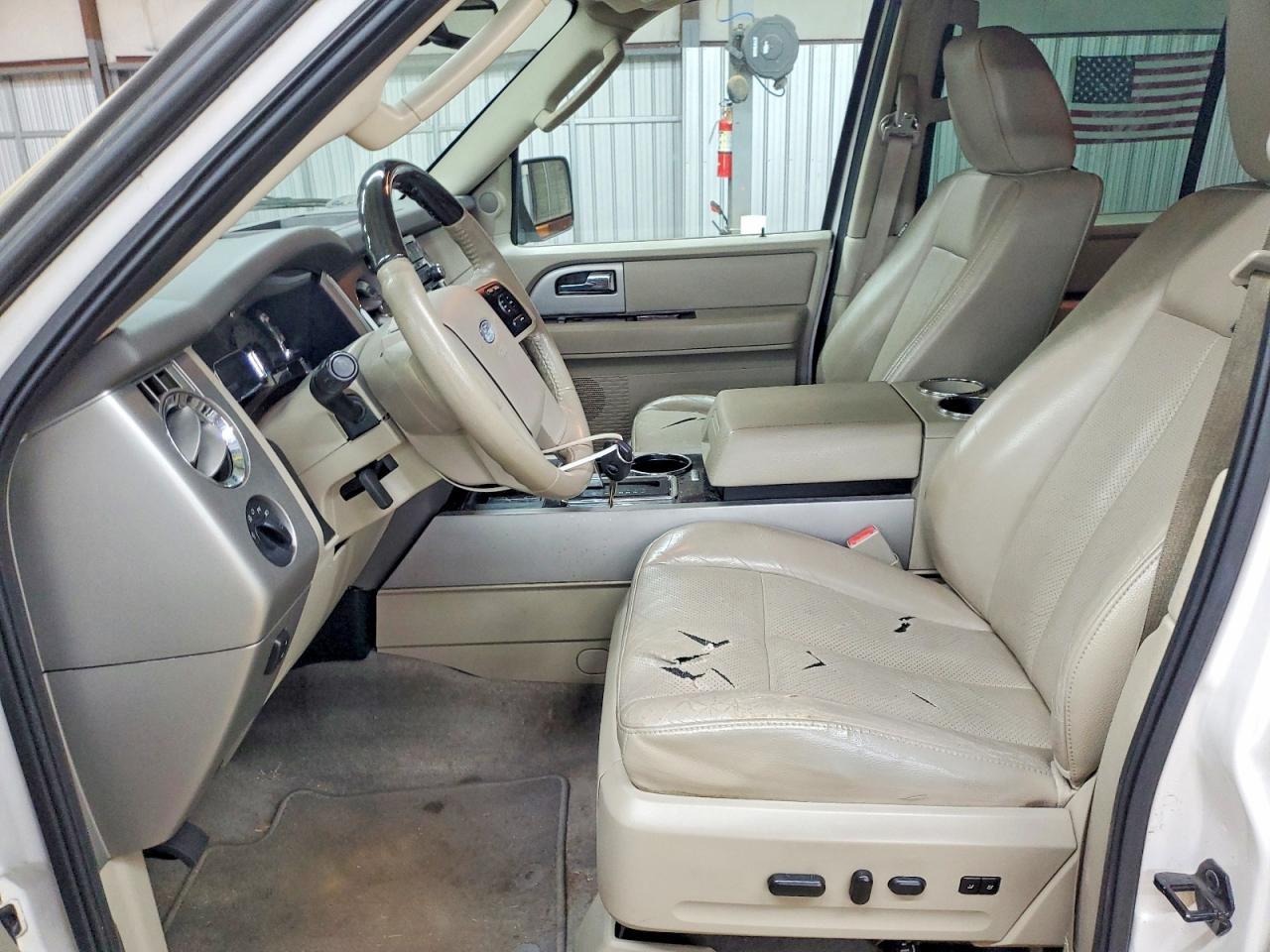 2011 FORD Expedition