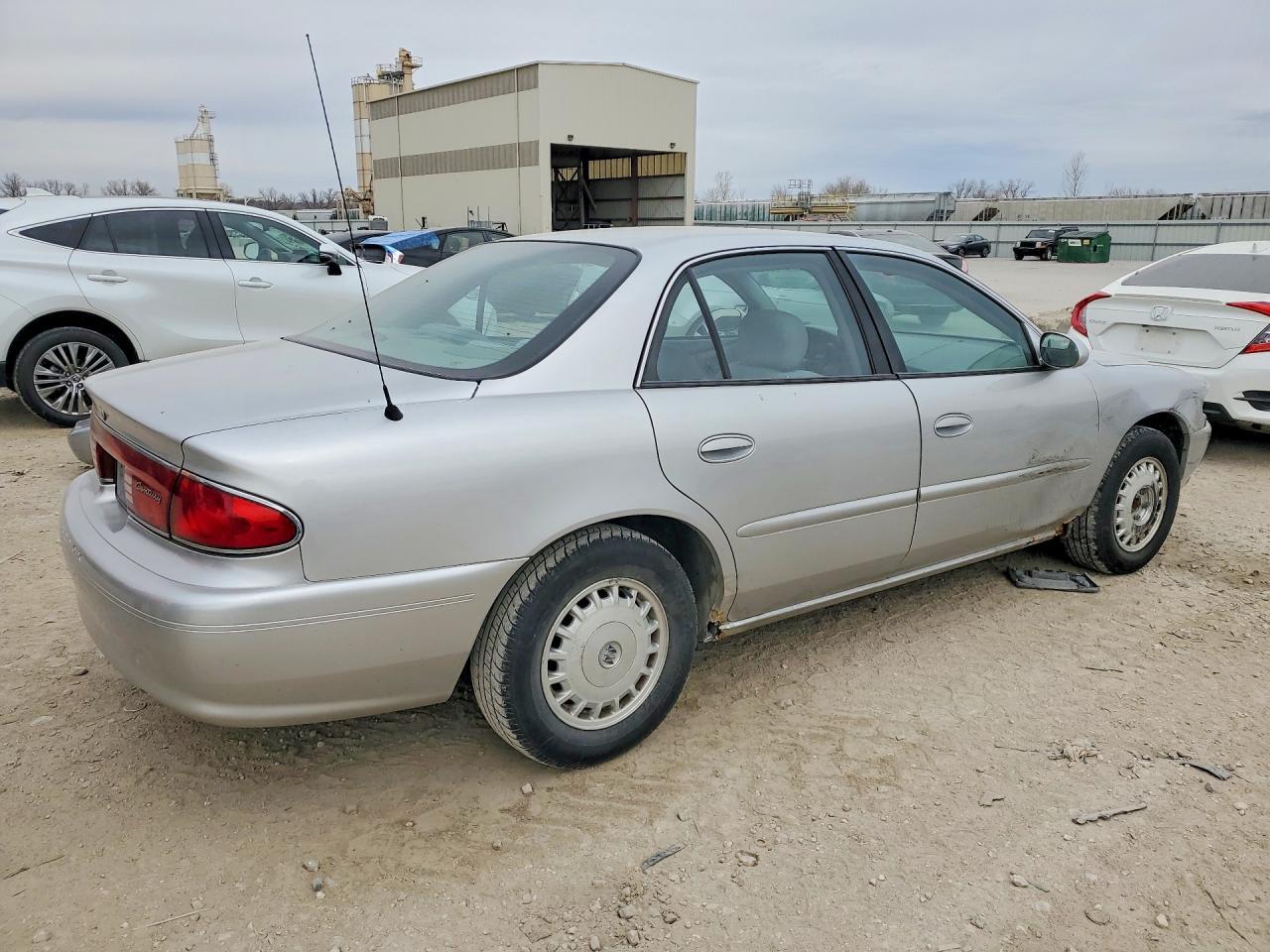 2004 BUICK Century