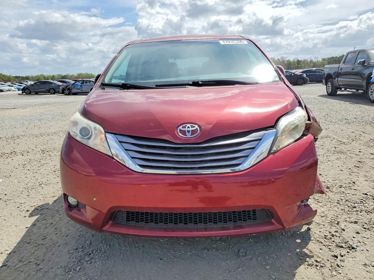 2015 TOYOTA SIENNA
