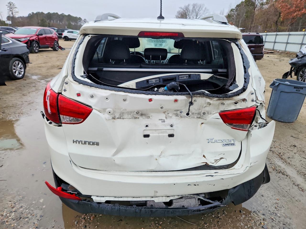 2011 HYUNDAI TUCSON