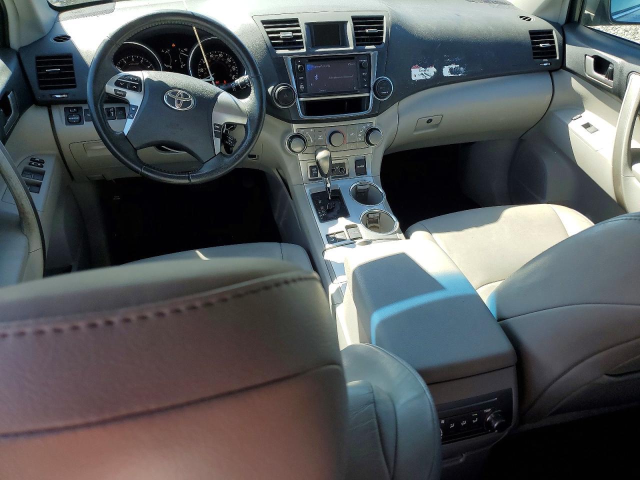 2013 TOYOTA HIGHLANDER
