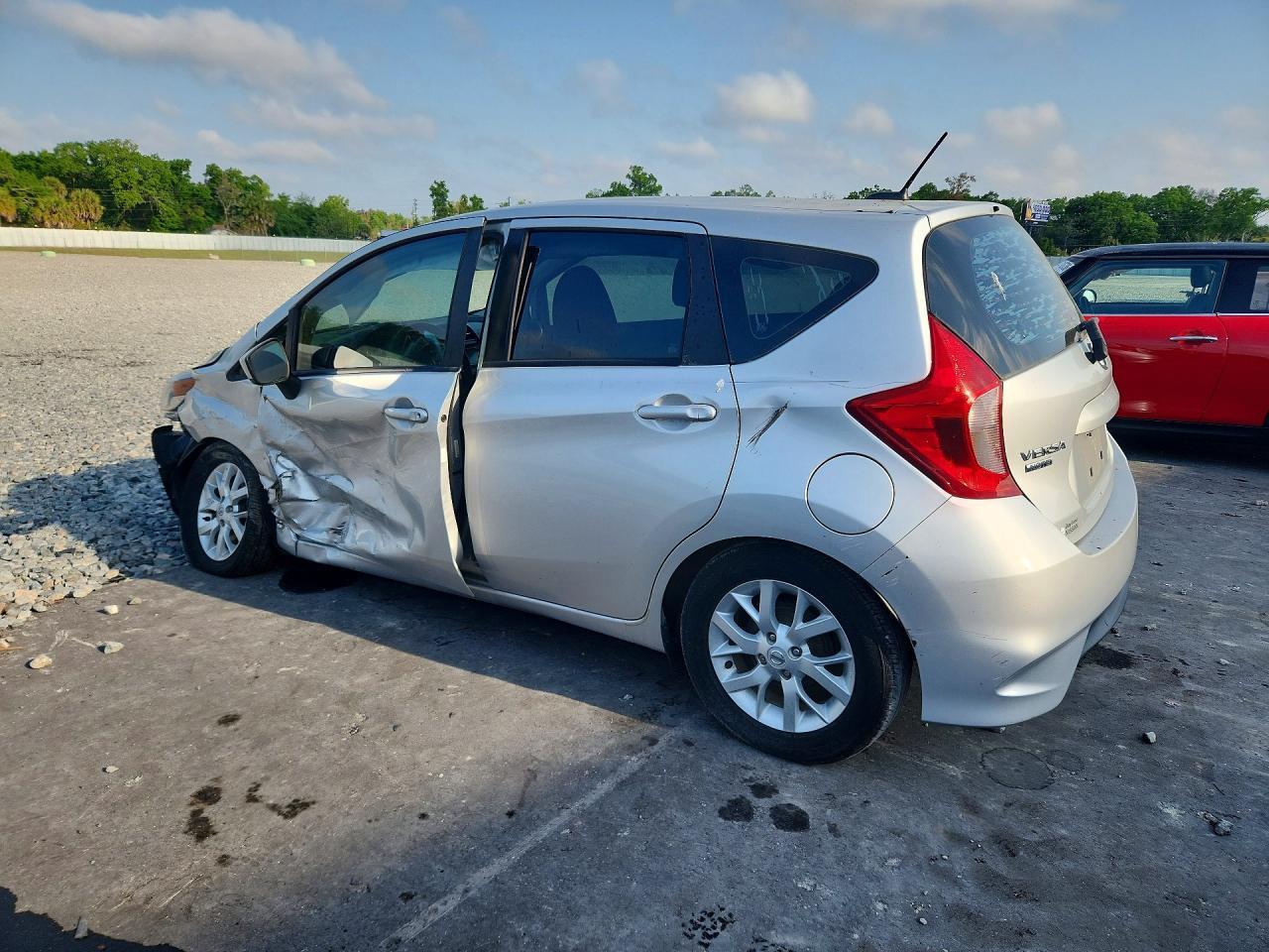 2017 NISSAN Versa Note
